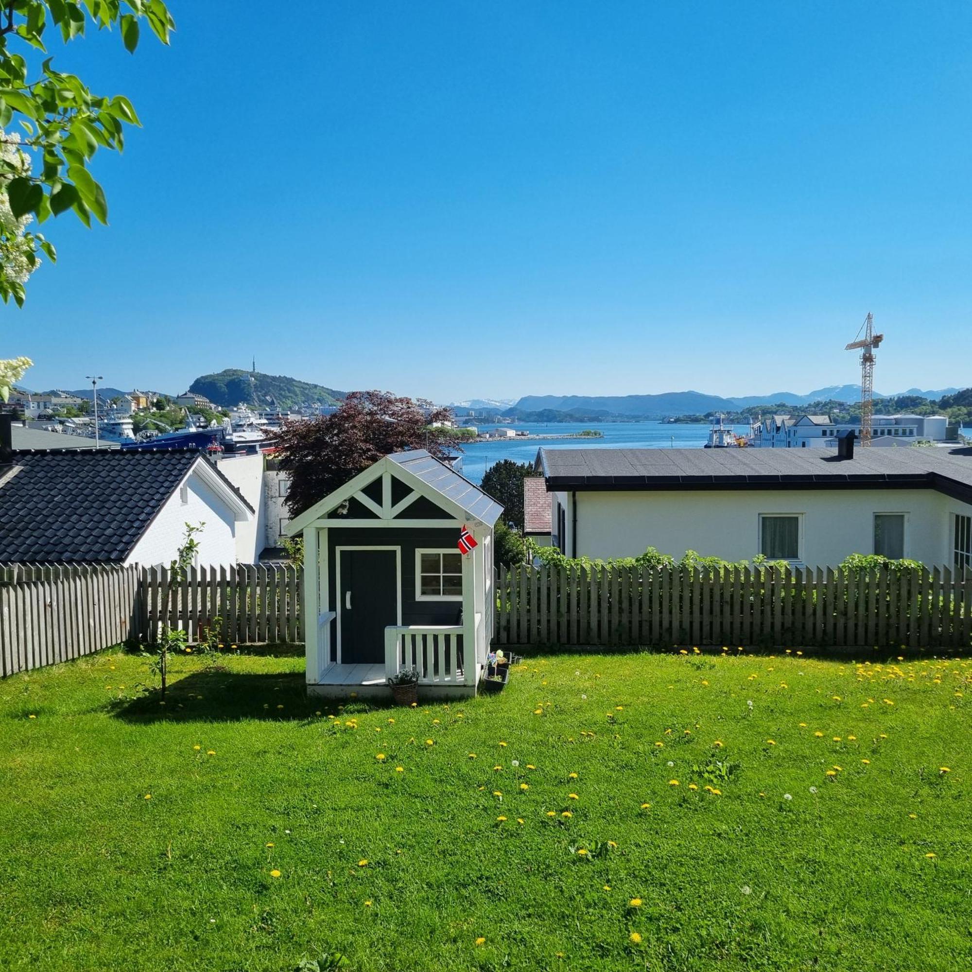 Apartment Near Center / Free P Alesund Exterior photo